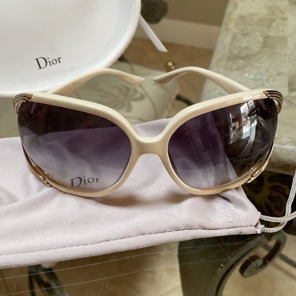 Beautiful Dior glasses 🤓 - Picture 3 of 8